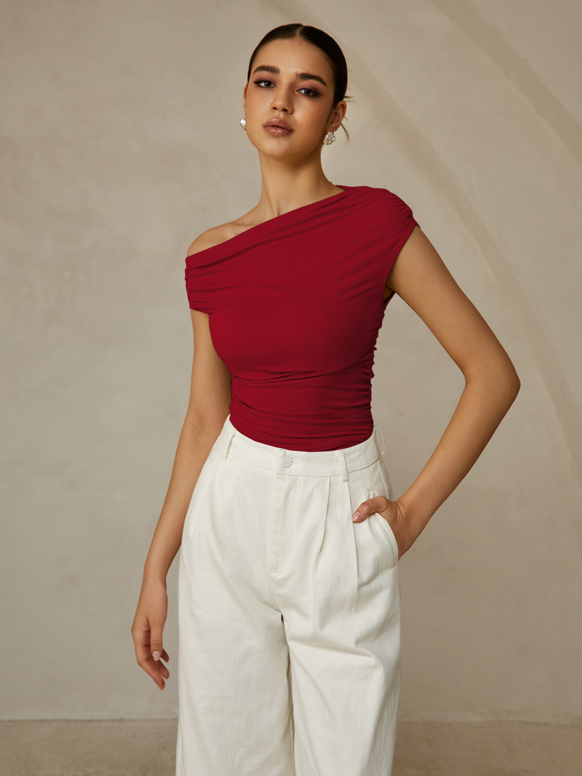 Mouwloze Top met Asymmetrische Halslijn