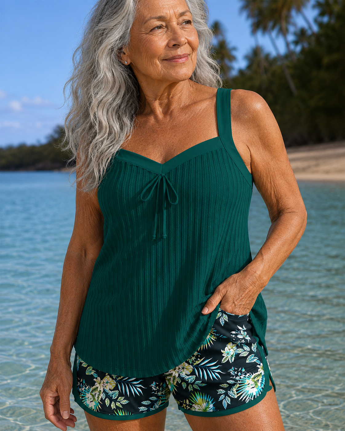 Lana - Gestreepte tankini met strandshort in twee delen