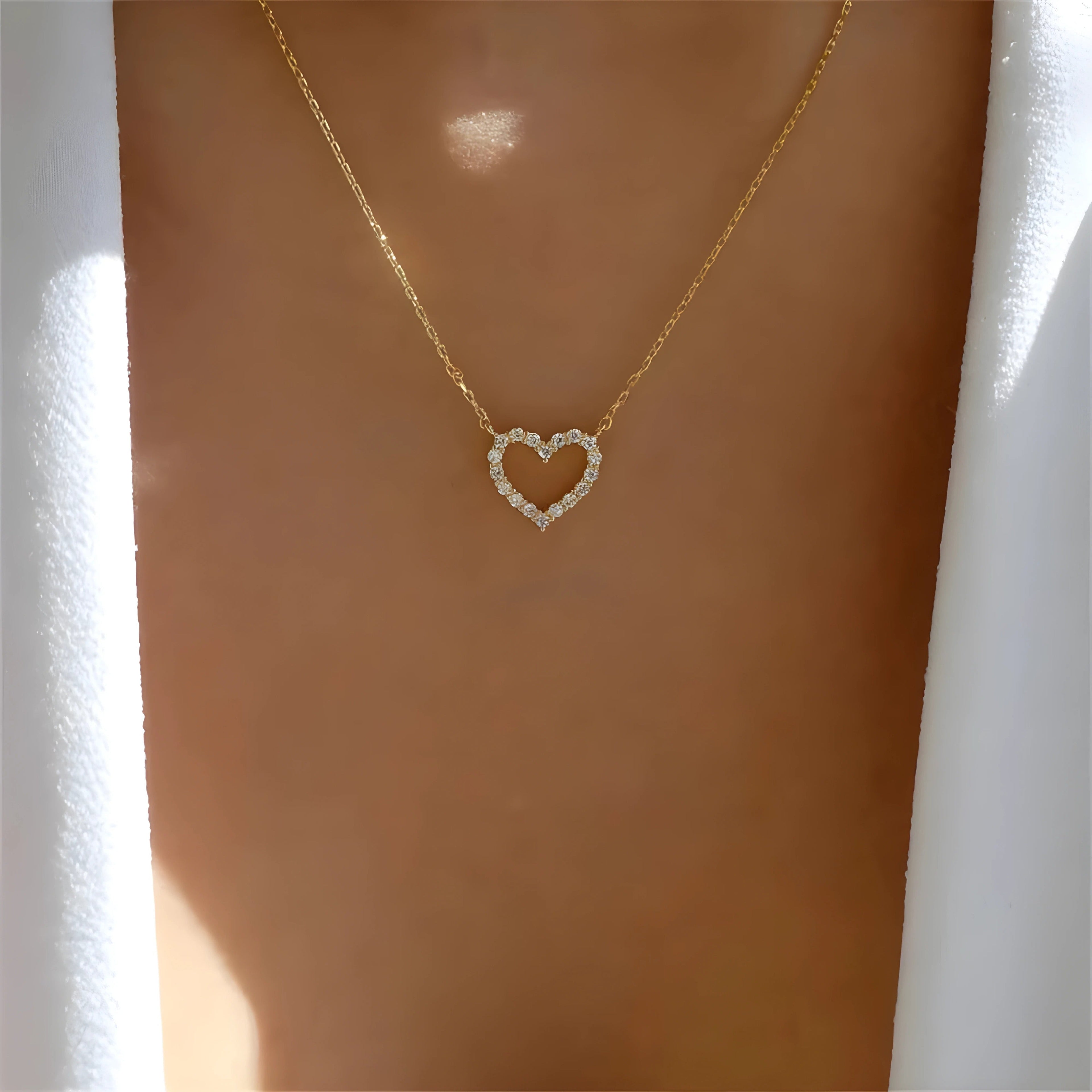 Romane – Halsketting met hartvormige Zirkonia hanger