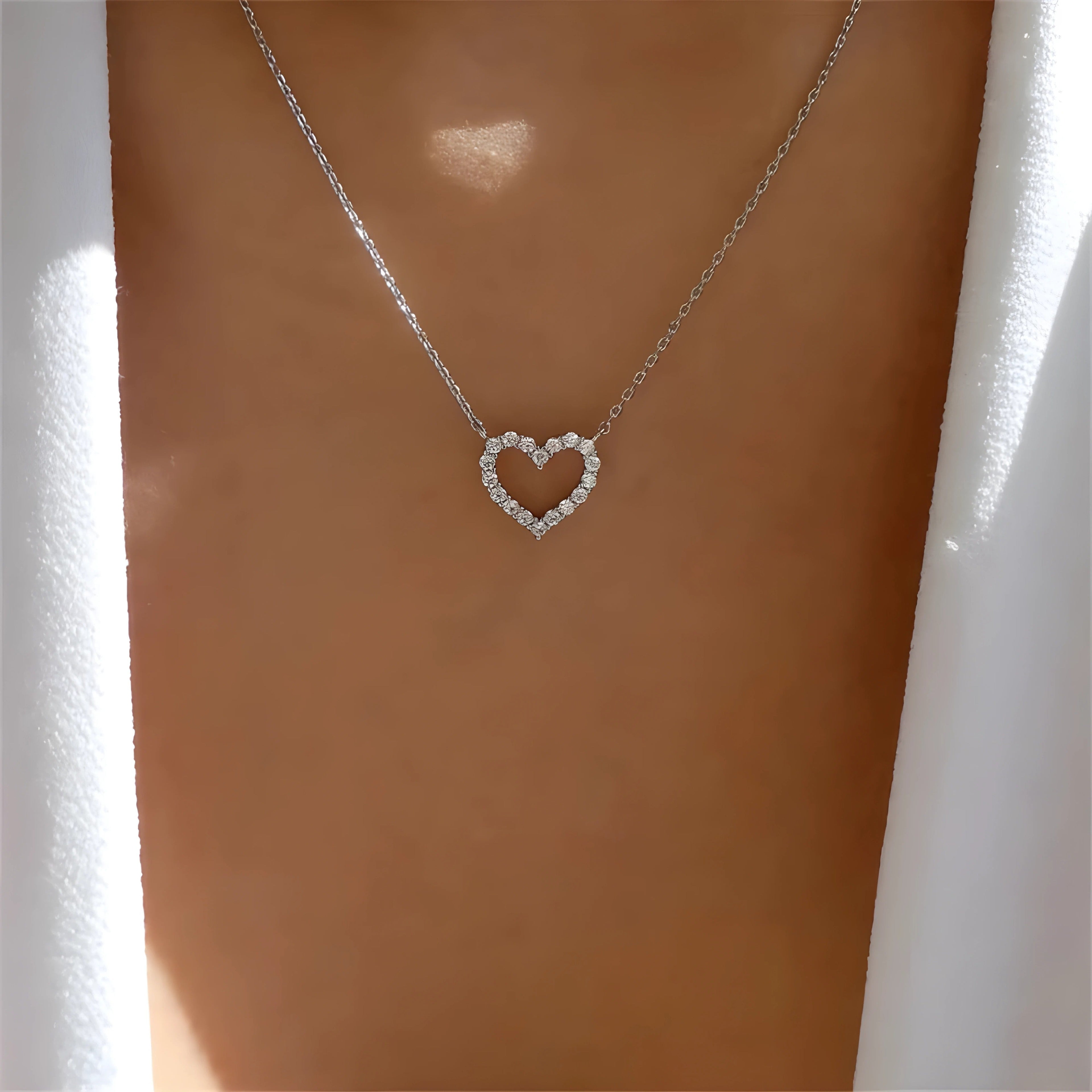 Romane – Halsketting met hartvormige Zirkonia hanger