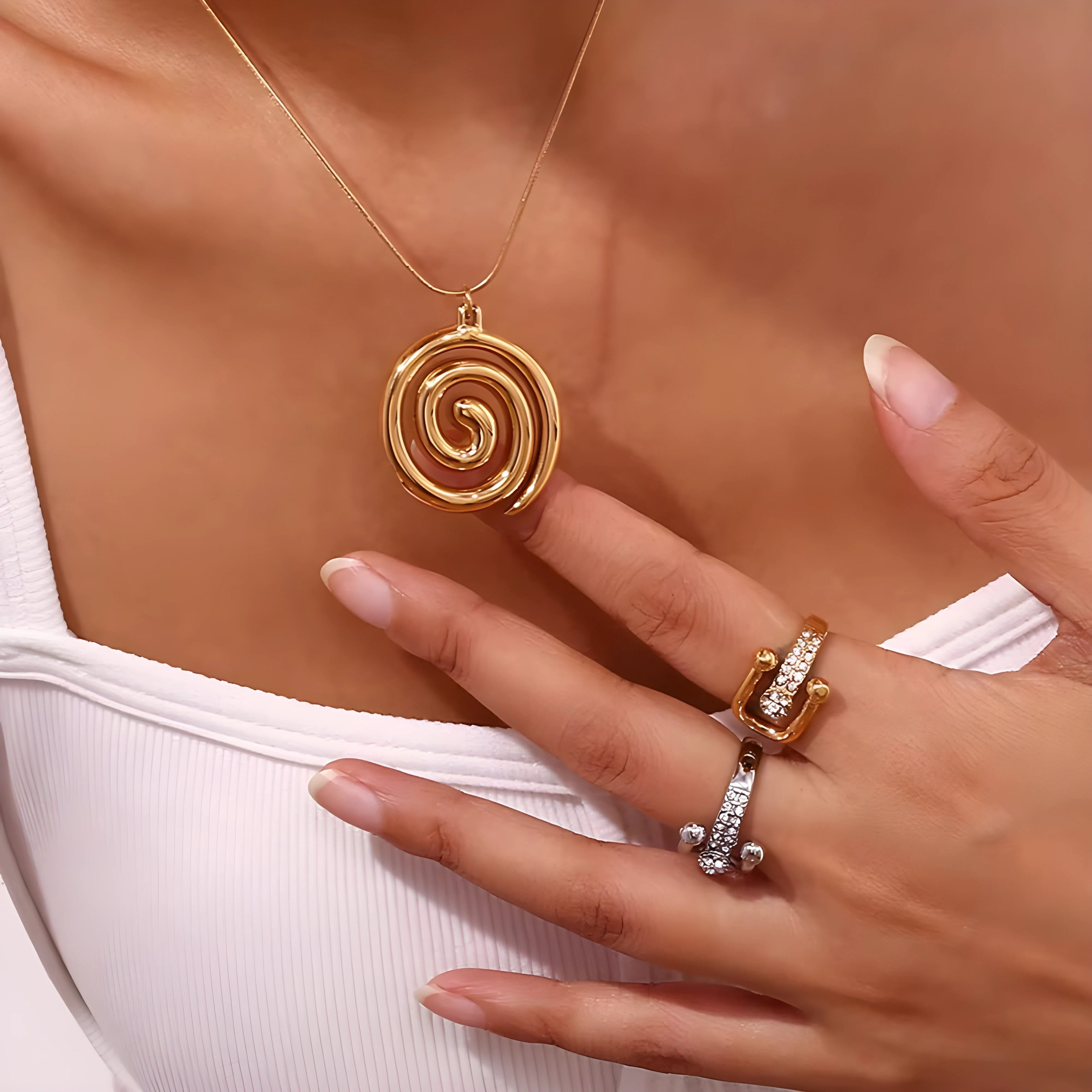 Sidonie – Gouden spiraal hanger