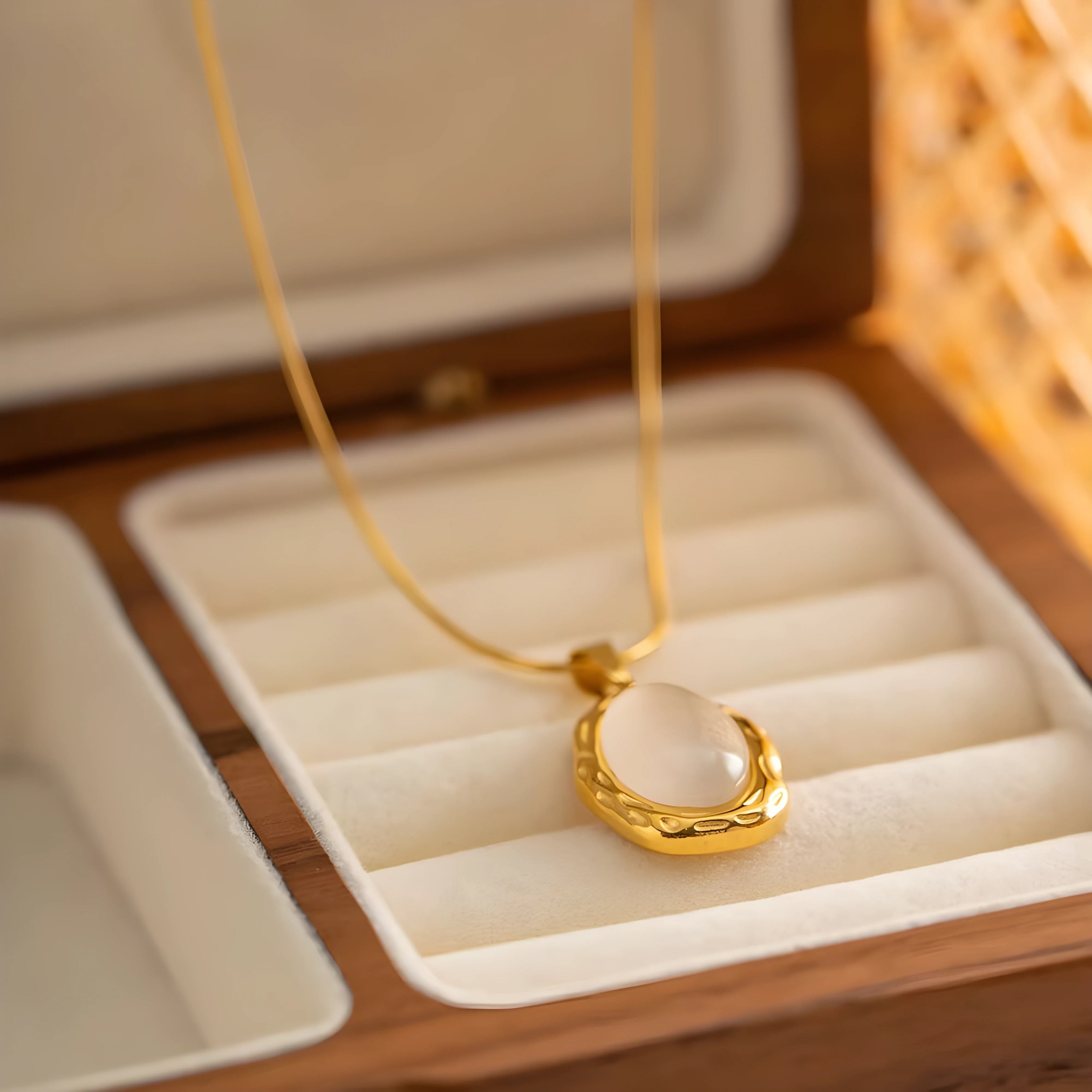 Maëlys – Gouden Organische Hanger