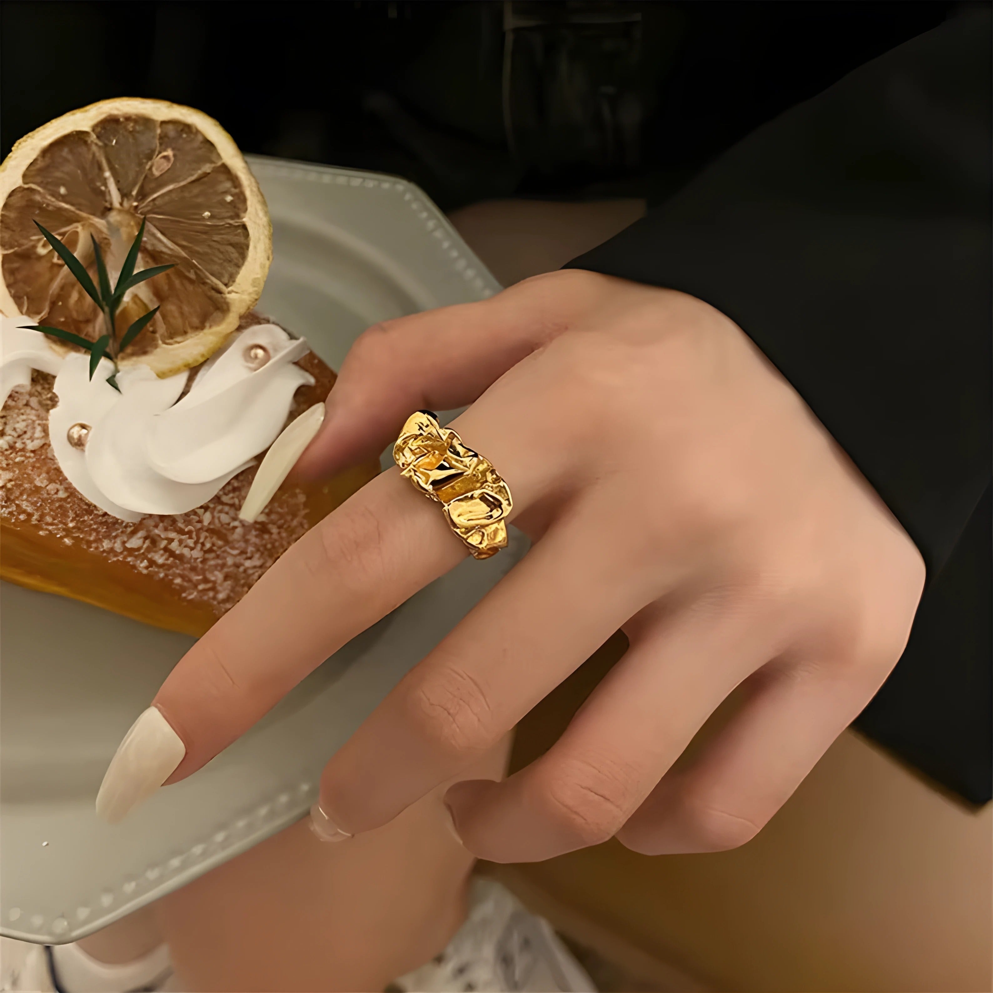 Nolwenn – Verstelbare Ring van Organisch Materiaal