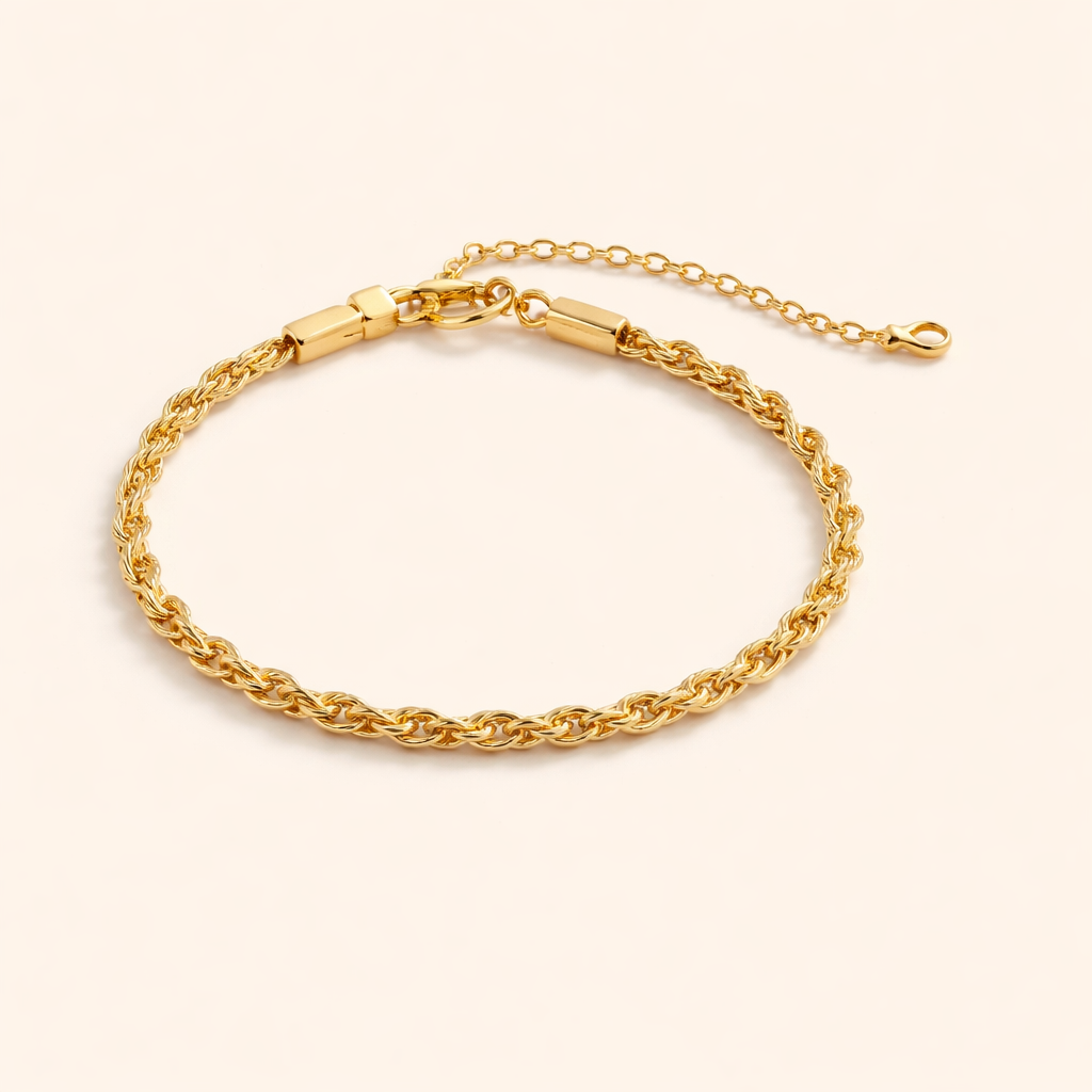 Sophisticated gold bracelet with an elegant twist