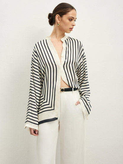 Satijnen Gestreepte Blouse met Knoopsluiting