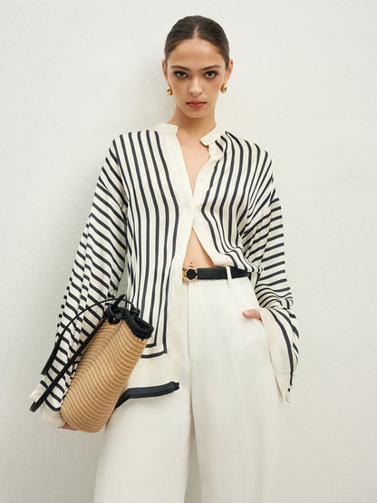 Satijnen Gestreepte Blouse met Knoopsluiting