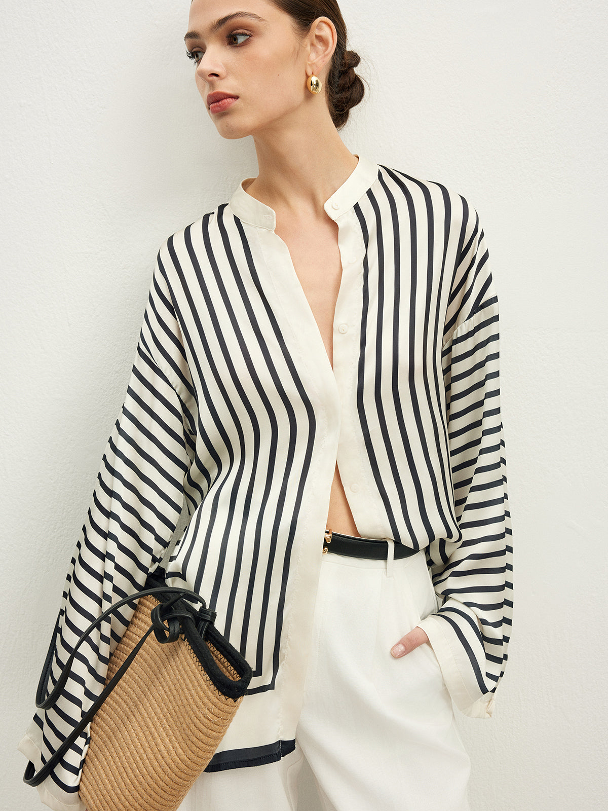Satijnen Gestreepte Blouse met Knoopsluiting