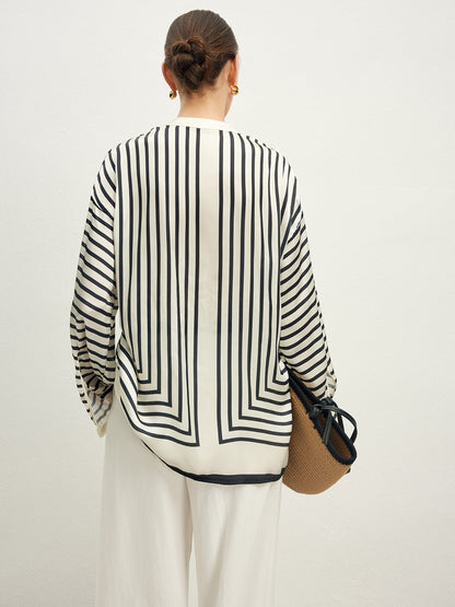 Satijnen Gestreepte Blouse met Knoopsluiting