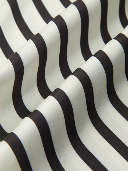 Satijnen Gestreepte Blouse met Knoopsluiting
