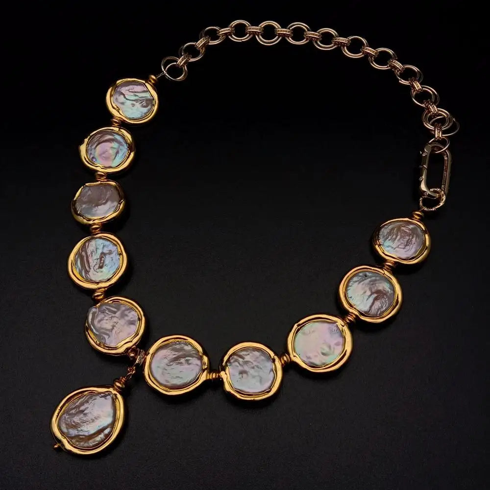 Daphné – Luxury Pearl Necklace with Gold Accents