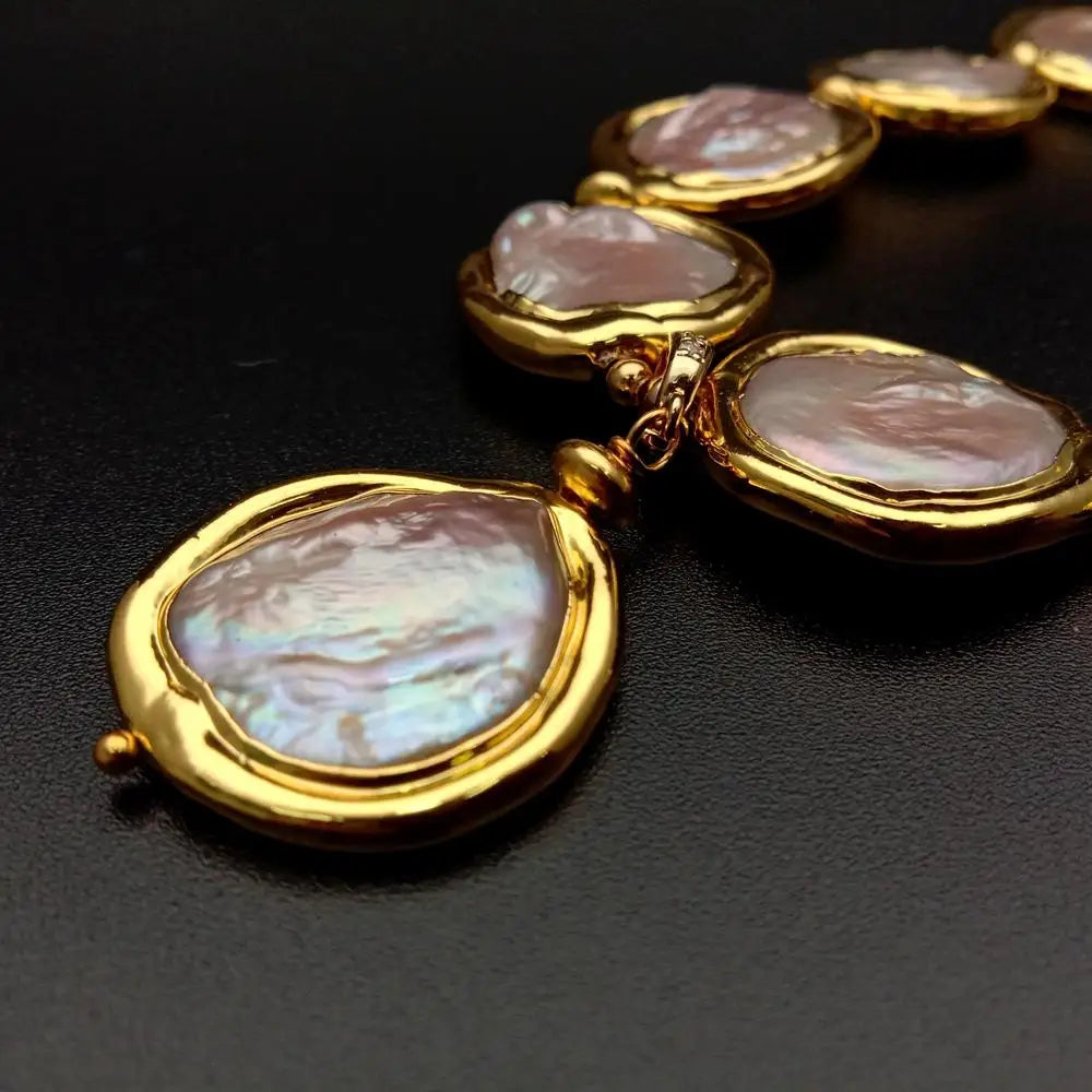Daphné – Luxury Pearl Necklace with Gold Accents