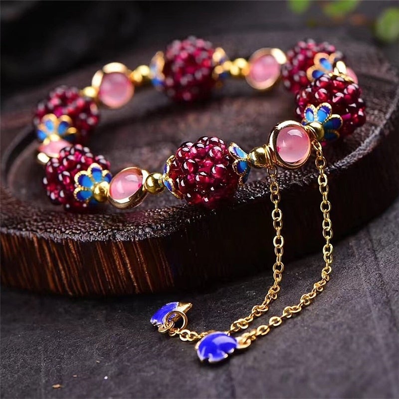 Minimalistische bessenarmband van natuursteen