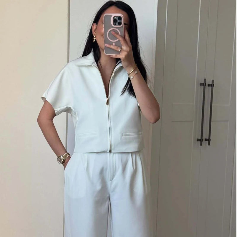 Ella Zipper