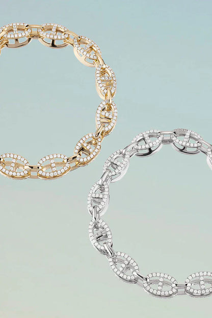 Zachte witgouden armband met delicate details