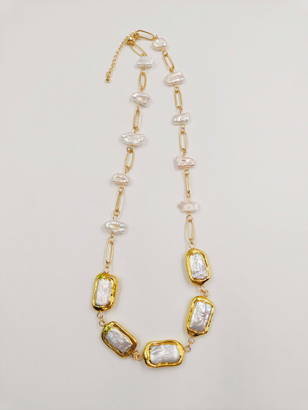 Célestine – Gouden zoetwaterparelketting