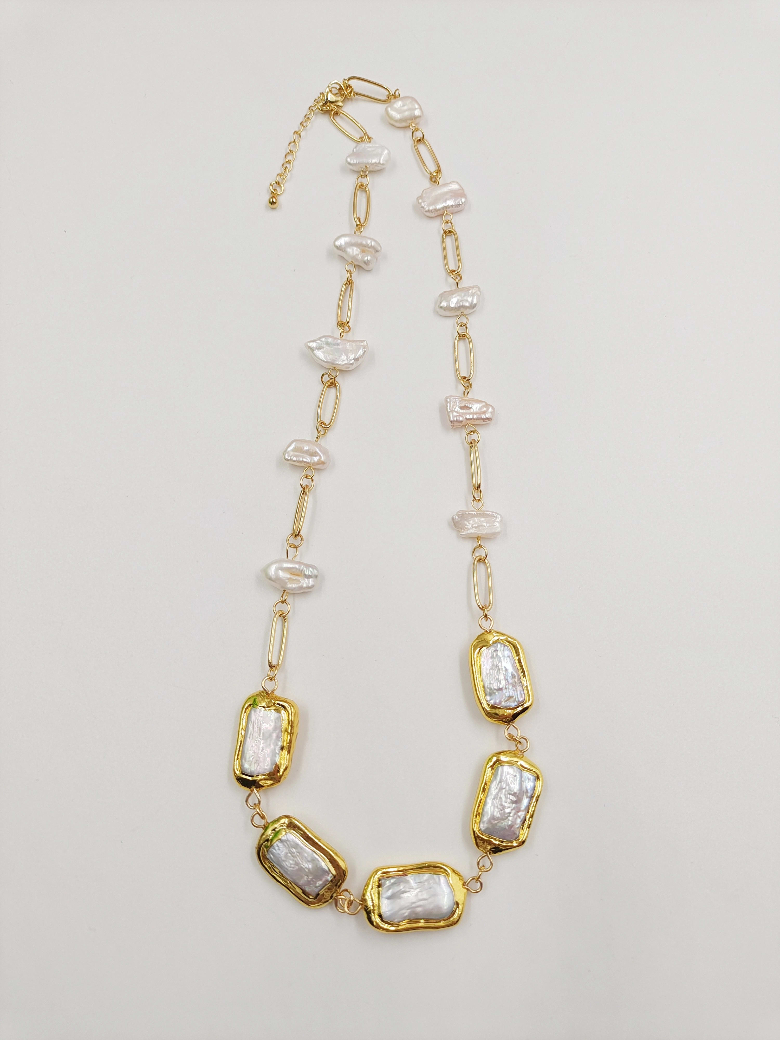 Célestine – Gouden zoetwaterparelketting